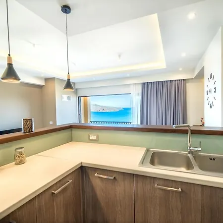 Golden View Luxury Appartement Platanés
