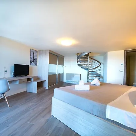 Golden View Luxury